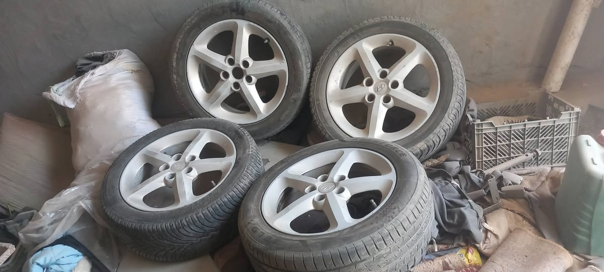 ويل كب + التاير سوناتا اصلي الحجم 16 السعر ٢٥٠ الف 
مكاني بابل جبله 
 ***********
