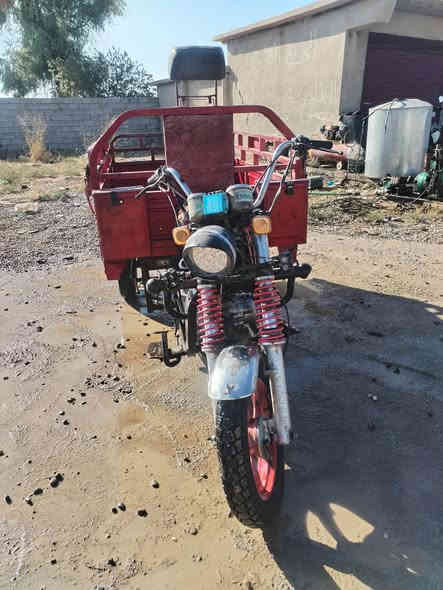 ستوته بعيره للبيع
ستوته محرك نكره سلف شرط.

كهربائياتها شغاله كلها.   توايرها جددد

ستوته نضيفه. حيل.  سعر 850 وبيها مجال لطيبين.

للستفسار.  ***********
