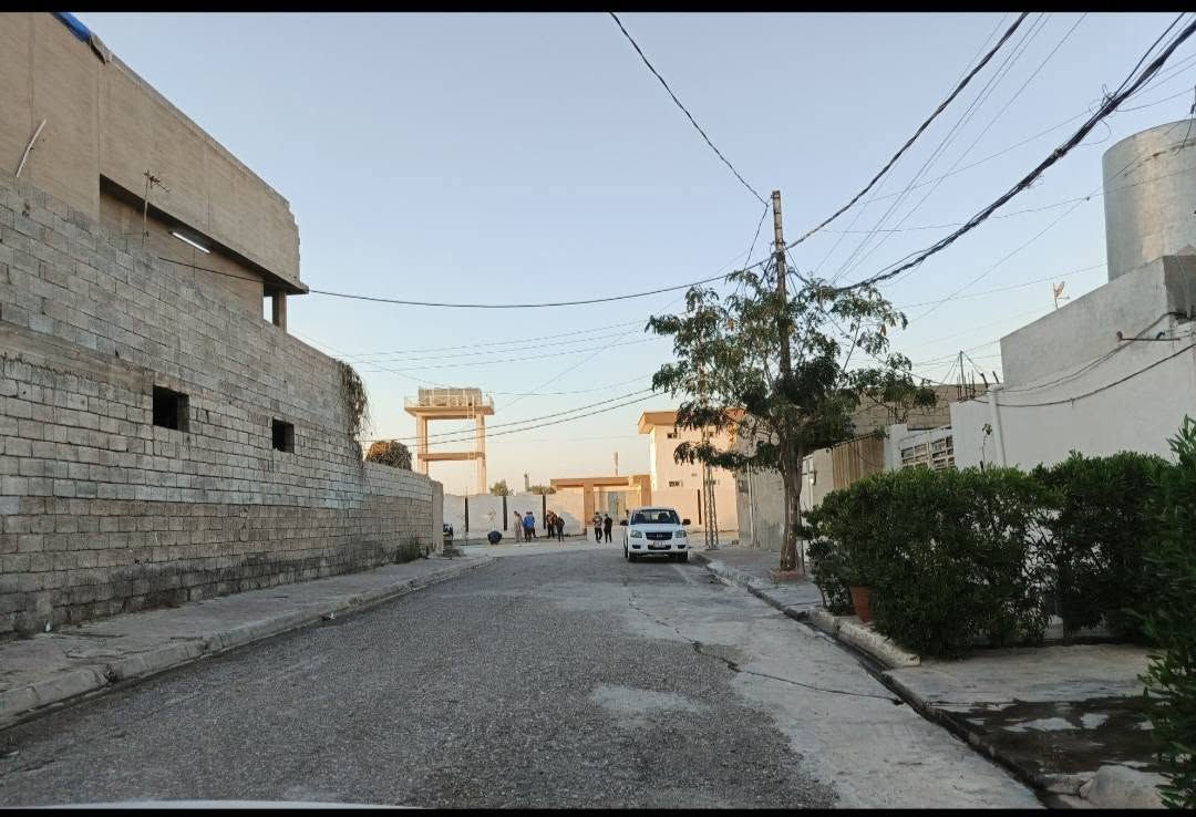 السلام عليكم
عقار للبيع 
مساحة العقار 200 م 
طابو 
العقار بناء قديم 
كركوك / روناكي / قرب ثانوية لؤلؤة النورين 
السعر 85 مليون 
للاستفسار اكثر مراجعة مكتب القاسم
عنوان المكتب / الممدوده قرب جسر غرناطة
***********
***********
