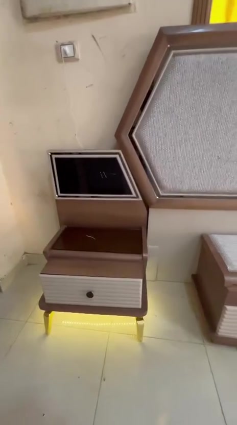 😍💯غرفة نوم دمياطى 

    تقييييله

      السعر/37000

فوري علي التحميل 

خشب كابس  فايبر محمل أوى 

والسرير ثه روسي مربع 

نجاره تقيله 💪 

والدهان قشره و دوكومجموعه فرن

دولاب 260سم 
وسرير
160*195سم

و2كومود

وتسريحه وبانكيت

ملل /2000

متاح شحن جميع المحافظات بعربون


**إذا كنت صاحب هذا الإعلان وتريد حذفه لأي سبب، رجاءا أرسل رسالة إلى الدعم الفني**