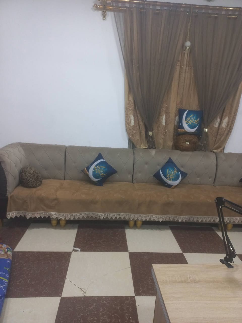 سلام عليكم تخم كويتي عشر أمتار رايده ب٤٠٠ ولشراي بخدمته مكاني بصره ابولخصيب مهيجران وشراي يدلل هاذ رقمي***********
