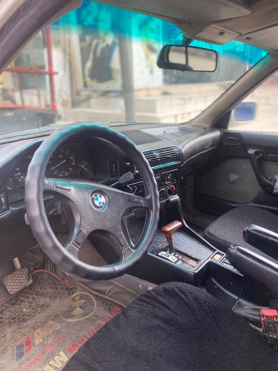 BMW /525
گێڕ ئۆتۆماتک .مەکینە کەپس .
مۆدێل 1991 کامل کراوە بە 1995 
مەکینەی 525  فەل لۆك لۆك
بەو شەرتەی سەوتی لە کەپس خۆشتر بێت
فوول مواسەفات بەس سڵایت نیە
سەیارەکە زۆر بەقەوەتە ماشاءالله 
قفل مەرکەزی
دوو جام کارەبای
هەیکەلی لەسەر دەقی شەریکە ماوە 
دەعامی پێش و پشتی M
پەردە بیلادی شەریکە
كارەبایی گێچ بەنزین حەماوە مەزبوت
هیچ سبوغی نیە پێش و دوای كەپسە سەیارەكە
پێشودوای تازە داگیراوە کامل بەشەرت
سەیارەکە زۆر جوان ماوەتەوە
کارەبای کامل مەزبوت
سەیارەکە ئەوەلیاتە سەنەوی گیراوە وەصلی لەگەلە
تحویل/غەرامە/براوە/بەشەرت
سعر 38 وەرەقە و کەمێك مەجال
شوێن / هەولێر
بۆزانیای زیاتر نامە بنێرن لەخزمەت دام. أربيل, العراق


**إذا كنت صاحب هذا الإعلان وتريد حذفه لأي سبب، رجاءا أرسل رسالة إلى الدعم الفني**