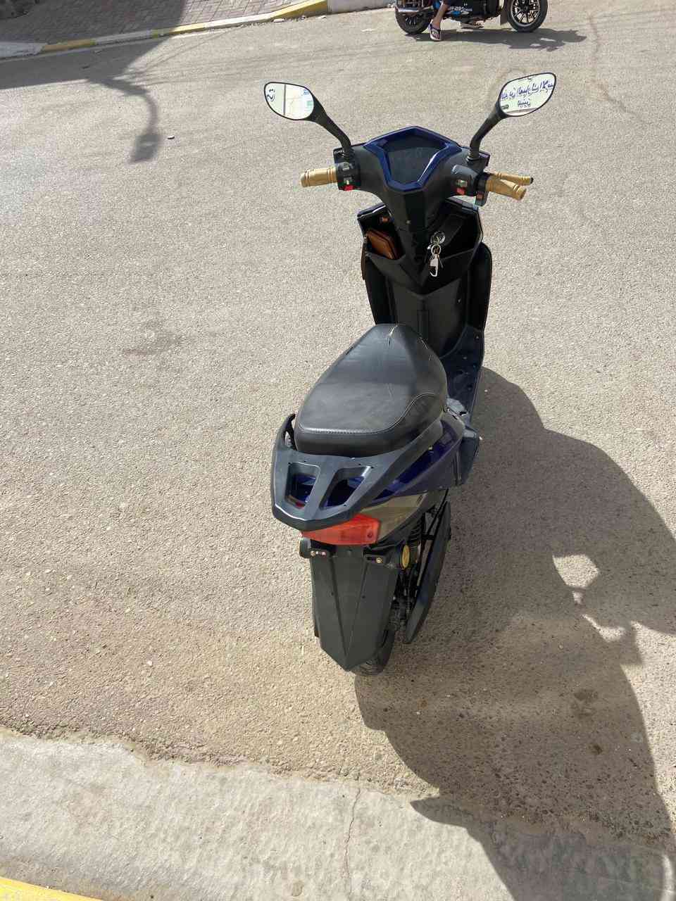 ماطور شحن للبيع 6 بطاريات السعر 400 وبي مجال ***********
