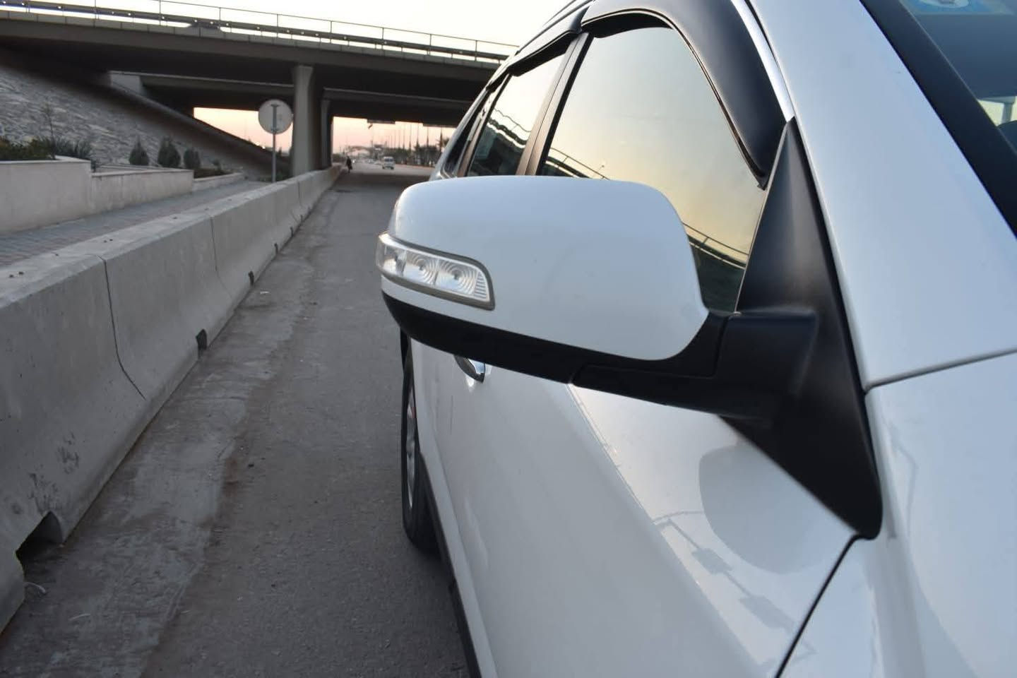 كيا سورنتو 2013
وارد أمريكي بيهة صبغ بباب الصندوق فقط (كما مؤشر بالسونار) 

5 راكب 

محرك ٤ سلندر

 2400 GDI 

گير 6 نمر ما مفتوح 

بدون بانوراما

تبريد قطعتين

رقم دولي مشروع وطني بإسمي تحويل ثاني يوم باي مكان

سنوية جديدة لغاية 2030

هزة جديدة

تخم تاير جديد 

اللون ابيض صدفي 

يدات نيكل 

داخل اسود + صاج اسود 

تحكمات ستيرن جهتين 

حساسات خلفية

مانع انزلاق

كروز مثبت سرعة 

نظام ايكو 

إشارات بالمرايات

شاشة سمارت 

بلوتوث وتحكم تلفون بالستيرن

كاميرا خلفية 

مخارج AUX +  12V

نظام انذار وحماية 

كشنات جلد رياضي (اسود ورصاصي) 

انارة داخلية كاملة 

مراية داخلية سمارت + بوصلة

تدفئة بالكشنات 

أرضية مغلفة جلد بالكامل

ارضيات أصلية ليف 

ايرباكات عدد 8

السعر ١٢٥ ورقة 

للتواصل ***********
