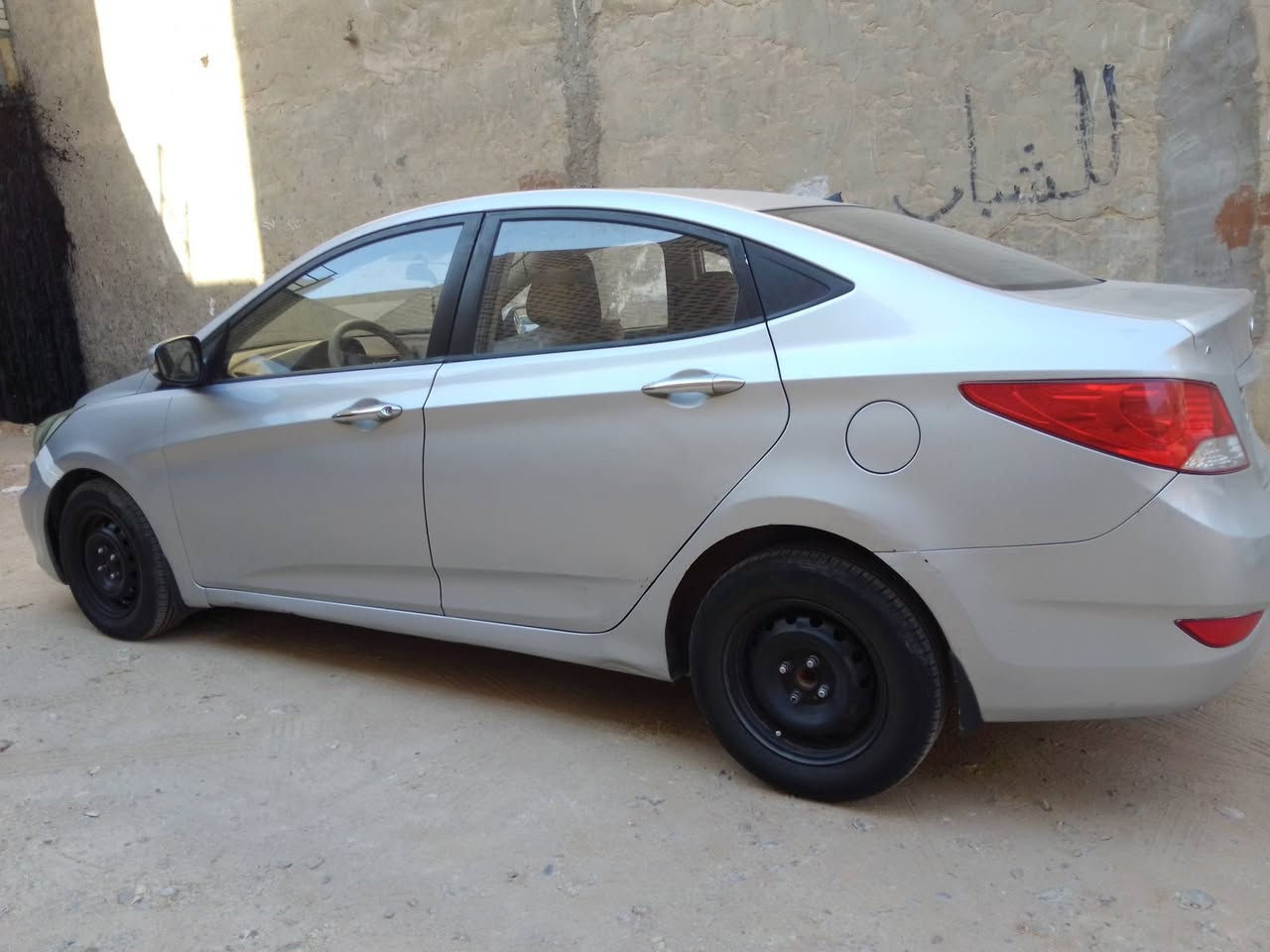 اكسنت 2015  مكينه 1400
سياره جديده على ايدي تخم تاير جديد ستوني شاد
حداديه على ايدي حتى مشط جديد 
سياره نضيفه للعلم اني هم كوله محسن ادير
تبريد ثلج سياره مال جناي السعر 80 وبي مجال بسيط
سياره نجف بأسمي رقم وسنويه جدد جاهزه من كولشي
مامتواجد ع فيس الشراي يتصل مكاني نجف 

***********
