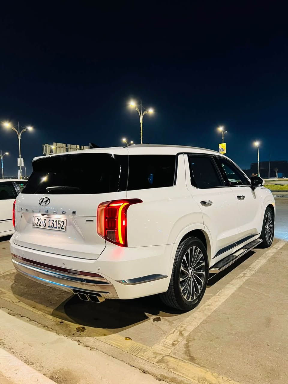 Hyundai palisade  2023 calligraphy
هونداي بلسايد كلگرافي 
موديل: 2023
الحالة: ربع بنيد صبغ +
شبر بالجاملغ صبغ 
بدون دواخل بدون ايرباك
العداد: 65 الاف ميل
المواصفات: كلگرافي  فول 1/1 
 شاشة عرض داتشو. المحرك   v6    3.8 
بصمة تشغيل + بصمة ابواب 
اصطفاف ذاتي(تقديم +ترجيع)  
فتحة سقف +بانوراما
سماعات هارمن كاردن عدد ١٦
 رادار امامي  + خلفي 
حساسات امامي + خلفي 
كامرات عدد 6  360 درجة 
كشنات امامي خزن ميموري 
كشنات كهربائي تدفئة وتبريد🥶
انارة داخليه (محيطيه) + انارة دشبول 
بردات جانبية
تبريد مركزي امامي + خلفي منفصل التحكم
تحكم ستيرن + شفتات
تدفئة ستيرن 
مرايا هيتر + تعتيم 
صندوق كهربائي شفط + اربع وضعيات فتح صندوق
وضعيات قيادة  (٥)
ويل كب حجم  ٢٠ 
اوتو هولد + نقطة عمياء 
سايد بريك بصمة + مثبت سرعة
شحن وايرلس 
إشارات بالمرايا  + إشارات جانبيه
2اوتو بريك 
تحديد مسار
شاشة ديجتال كبيرة
تشغيل عن بعد .
تدليك كشن .
دفع رباعي 
نظام مانع انزلاق 
 نظام نزول منحدرات كشنات Vip منفصل 
 
السعر 310$وبيه مجال 

الاستفسار ***********
