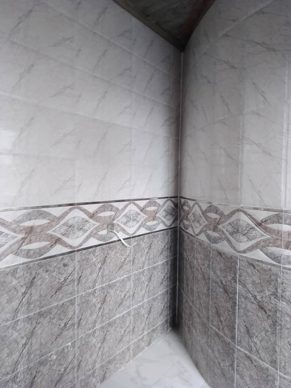 السلام عليكم اخوان الي يحتاج صفاف سيراميك بورسلين مرمر متفرغ حالين
واسعار مناسبة ***********   ‏‪***********‬‏
