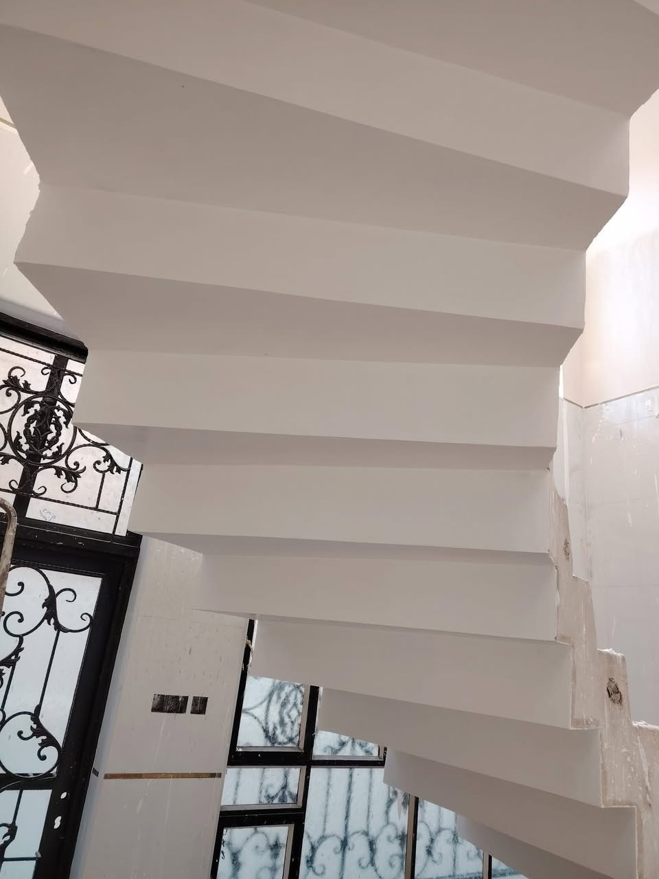 خلفه جص وبورك متفرغ شغل درجه اولى بغداد ***********
