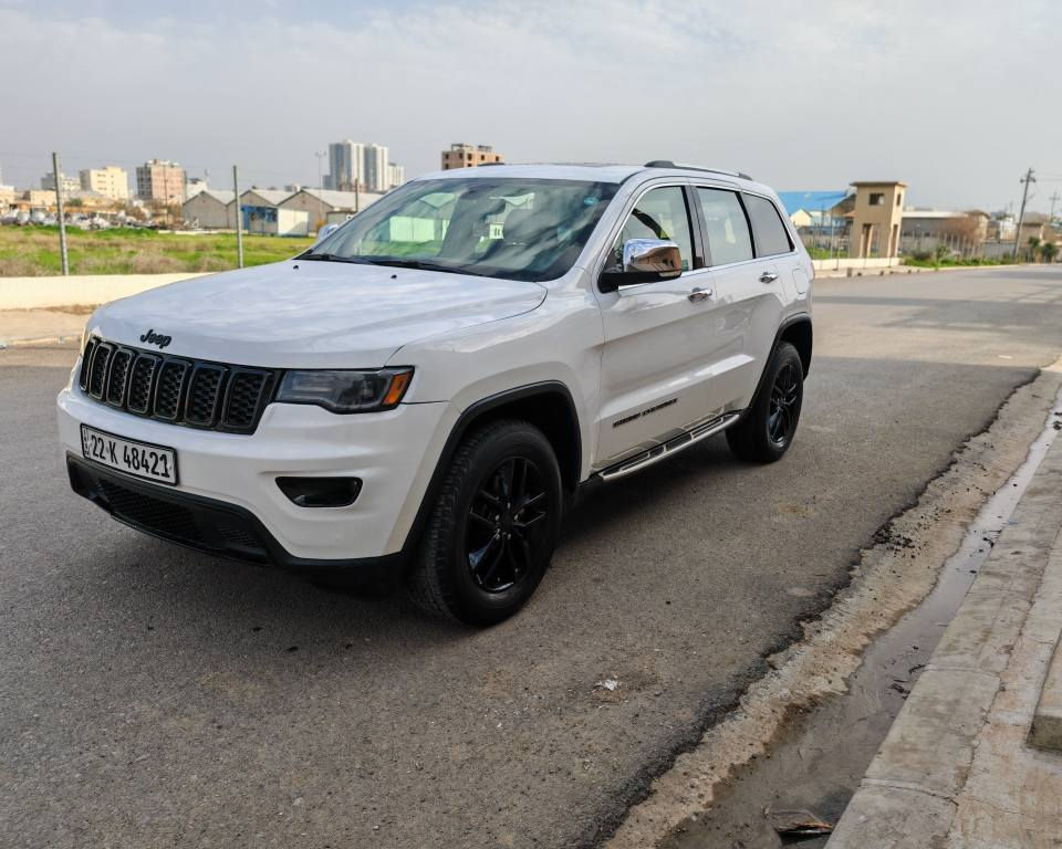 جێب گراند چیرۆکی  ٢٠١٧        
سپی سفری شەریکەی هارلم ١١٦ هەزار ڕۆییە فوول فوول مواسفاتە پانۆرامە 
دەبڵ ئەکسل و رادار و بەسمە و گێڕ سوکان 
سەیارەکە نوێیە دوو ساردە کوتی هەیە  
کامل سێرڤسە سەنەوی تازەیە تا ٢٠٢٩ 
بۆ پەیوەندی ئەم ژمارەیە لێبدە.      ***********
*********** أربيل, العراق
