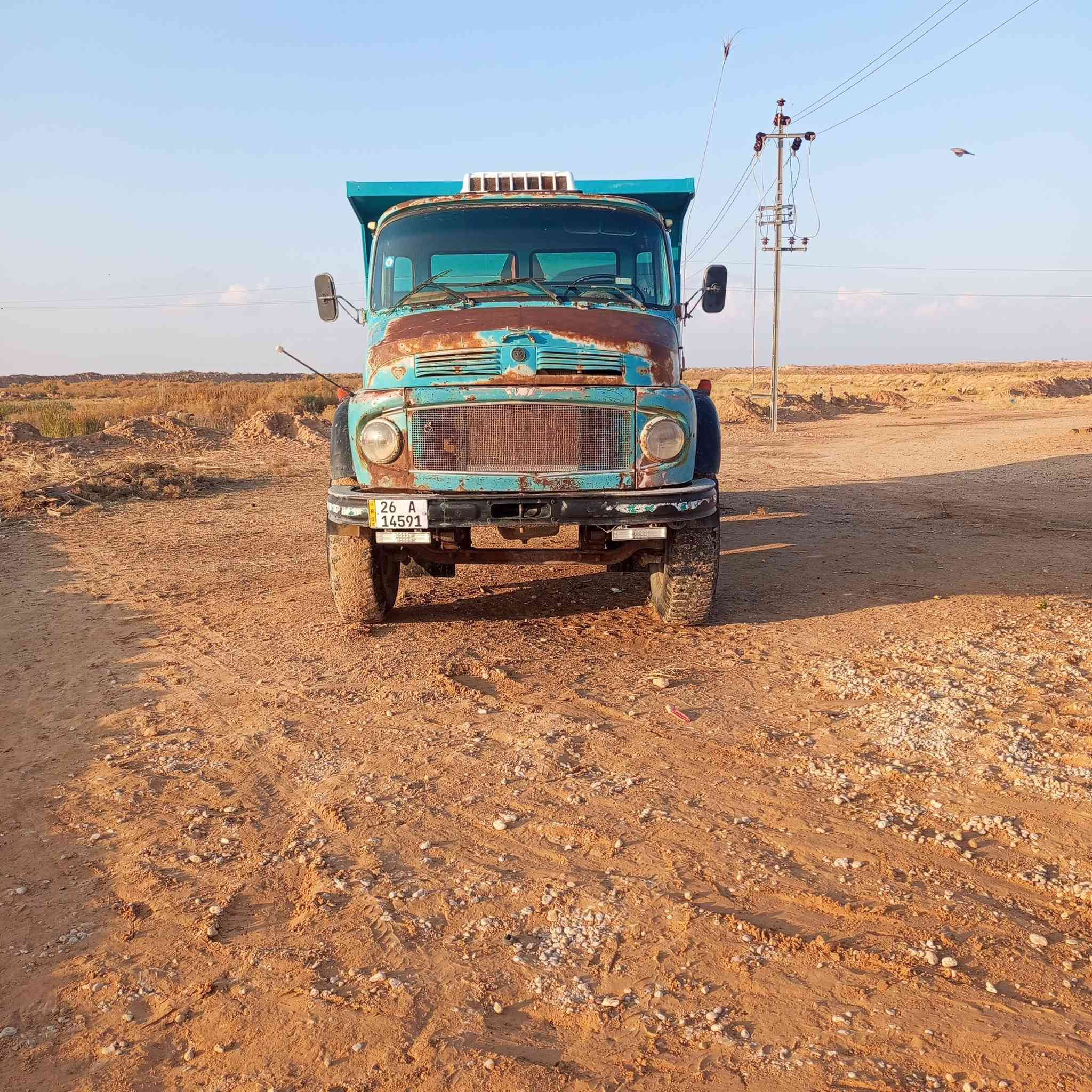 السلام عليكم سياره للبيع موديل 80 مقفوله كفاله عامه سياره بلاديه محرك 55 جير 25 اكسنت17 مكلف بالنشر رقم صاحب السياره ***********
