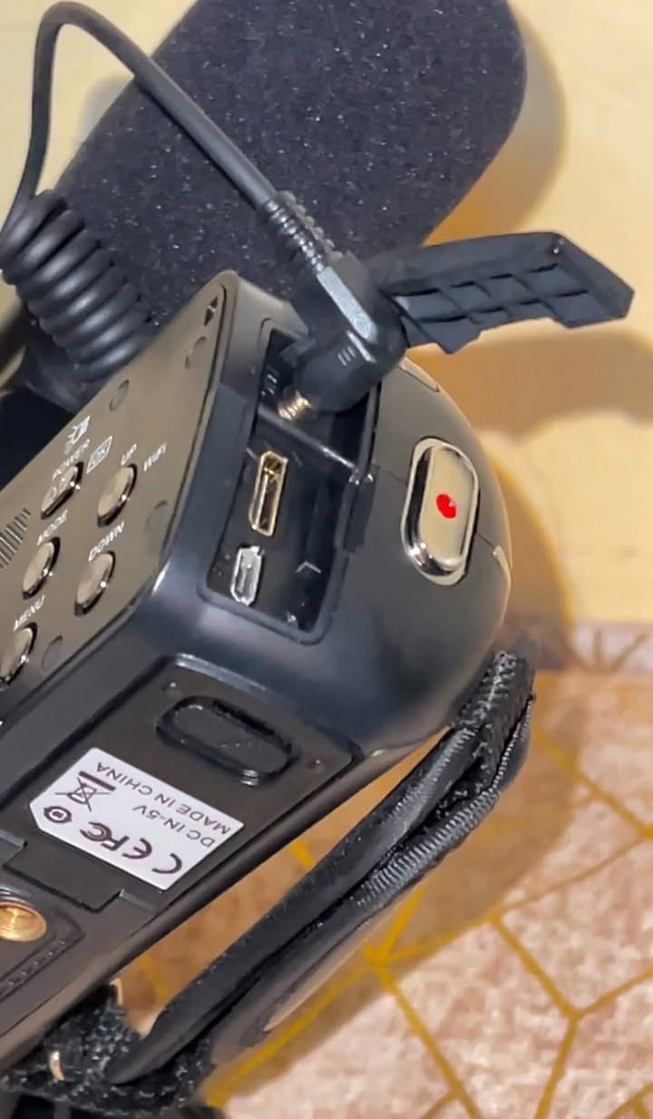 السلام عليكم كامره 4k جديده بس بطاريه مابيها ابيع فحم 60


**إذا كنت صاحب هذا الإعلان وتريد حذفه لأي سبب، رجاءا أرسل رسالة إلى الدعم الفني**