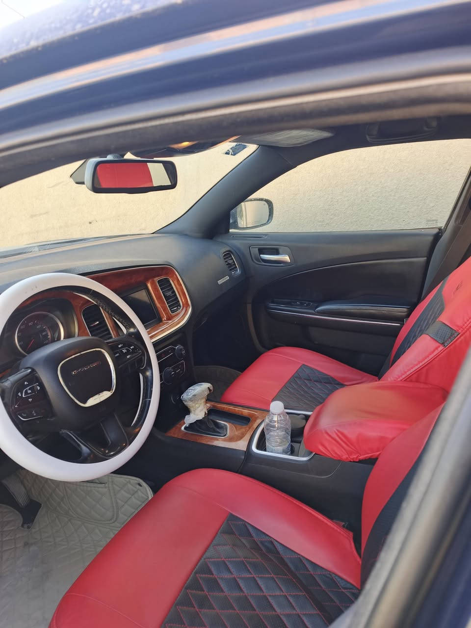 السلام عليكم// جارجر موديل 15 اصل سياره جديد مكينه كير حداديه تبريد تخم تاير كفاله رقمه ذي قار جديد سياره ( دخلت العراق تقرير ) صار بيه حادث بل عراق جاملغ تبديل وبنيد تصليح سعرها مناسب اتصل واتساب ***********
