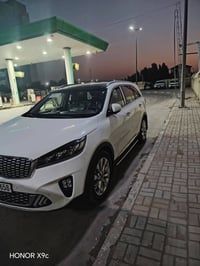 وبركاته سياره سورينتو كامل مواصفات 1/1 مكفولة عدا بارد في الصندوك مودي...