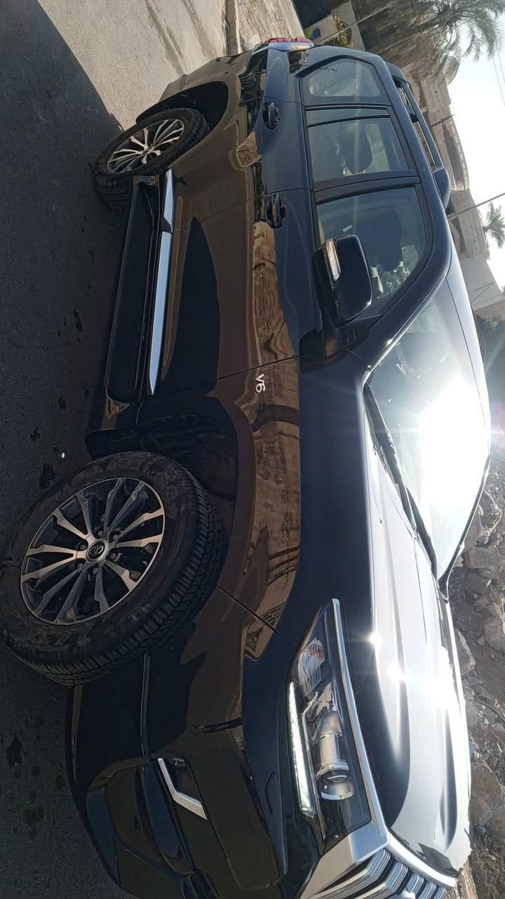 السلام عليكم للبيع برادو2022sAs
لون اسود داخل جملي ماشيه 41000

الفه TX.s سبعينيه دبل تانكي  رقم بغداد

سبير تعليم للاستفسار ***********
السعر 47000 اربع شدات و70 ورقه
