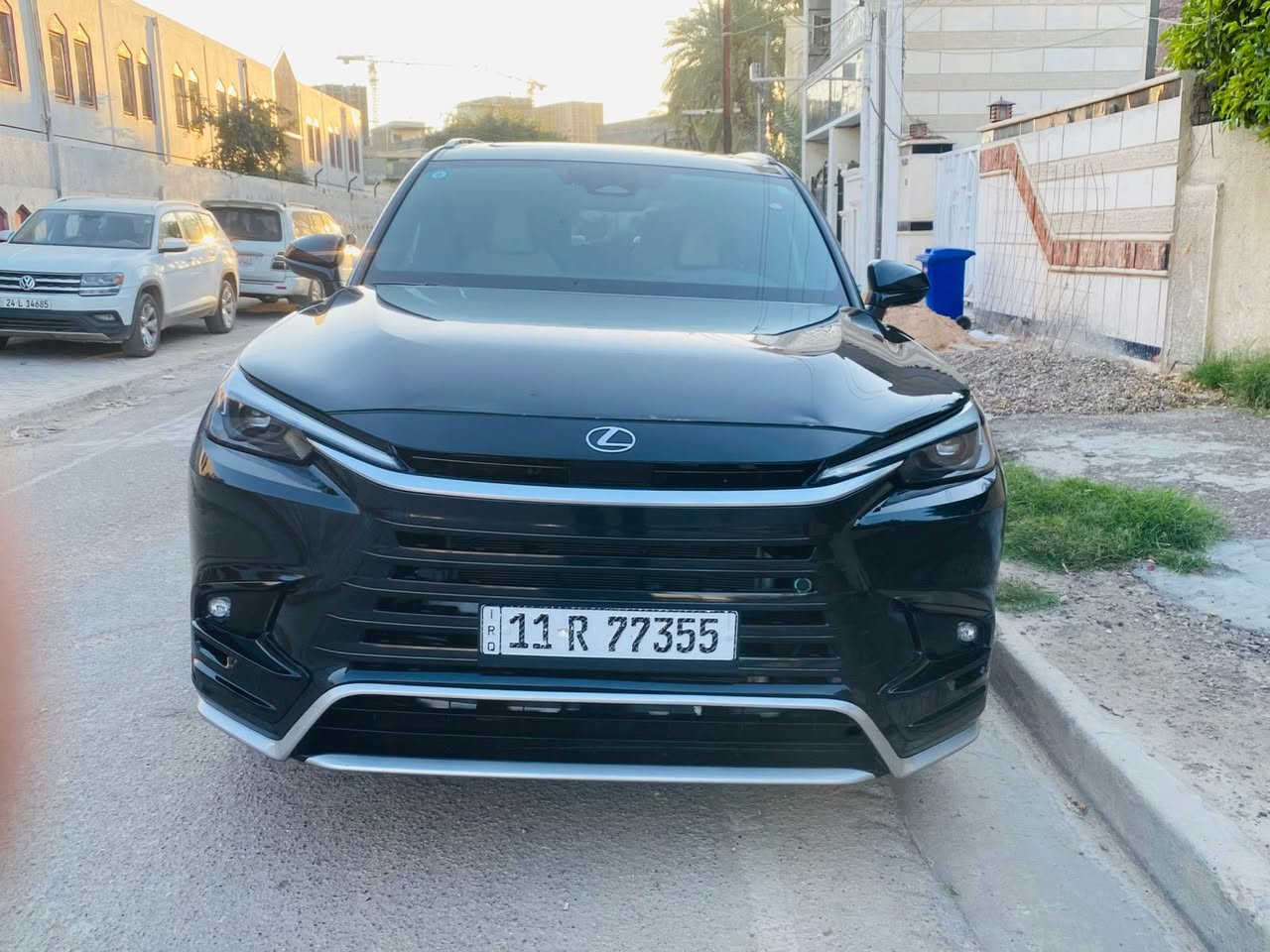 للبيع بسعر جدا مناسب
لكزز TX500 اكبر حجم F sport هايبرد كفاله صبغ ( اللون اسود ملكي ) 
فول للآخر موديل 2024 
ماشية 9  الف فقط 
مواصفات 
1 رادار امامي وتحديد مسار 
ونقاط عمياء وحساسات 
نظام توقف امامي خلفي 
2 بنوراما والمراء الخلفية كامرة 
3 ويل 22 لكزز مع بريك 6 بستم رياضي الكبير من شركة لكزز 
4 محرك 2500 تيربو هايبرد 
5 ثلاث قطع للتبريد 
مع تبريد وتسخين المقاعد 
6 فول اوتماتيك المقاعد والزجاج مع بردات 
7 شاشة كبيرة بنظام كار بلي 
وشاشة اعطال كبيرة مع عدادات بشاشة كبيرة 
8 حادث دعامية فقط 
9 ترحيب أبواب وإنارة لكزز اسفل كل باب نظام سماعات من شركة لكزز مع عزل بدرجة عالية 
10 مقاعد خلفية منفصلة 
كوب هولدر متحرك 
11 خمس بصمات مع فتح وغلط الصندوق بالإشارة تحت الصندوق بدون لمس 

صبغ دعامية 
السيارة مكفول من الصبغ 
هاتف *********** 
السعر الحالي 48 الف دولار بسبب الأوضاع
