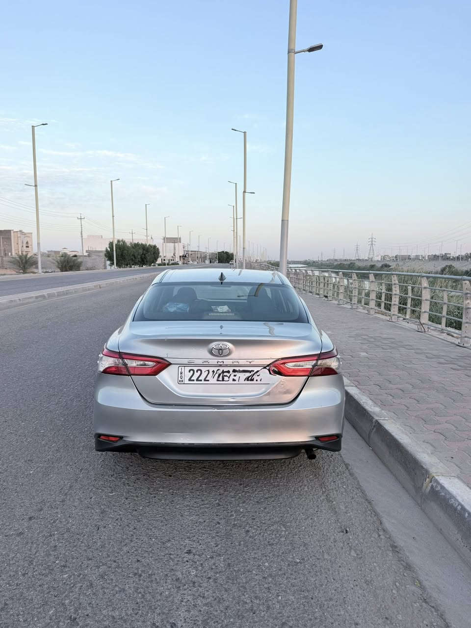 ‏السلام عليكم كامري موديل 19 للبيع صور الحادث مع صور سيارة السعر 170ورقه بي مجال شوي رقم الهاتف ￼***********
