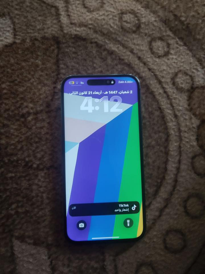 سلام عليكم متاح ايفون 14برو ماكس جهاز حلو نضيف مامفتوح فقط مستبدل شاشه نوعه وسط شاشه حلوه مابيه لاك ذاكره 128 بطاريه 79  السعر 650 مو شري لا يعلق الشراي يعلق او يتصل عله الرقم ***********
