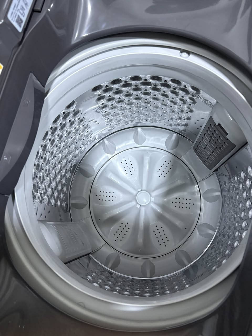 غسالة اوتماتيك Lg
اقتصادية شغالة على نص امبير
ماطور نحاس
16 كيلو بيها ضمان 5 سنوات 
جديدة شغالة 3 غسلات بس 
للتواصل ***********
