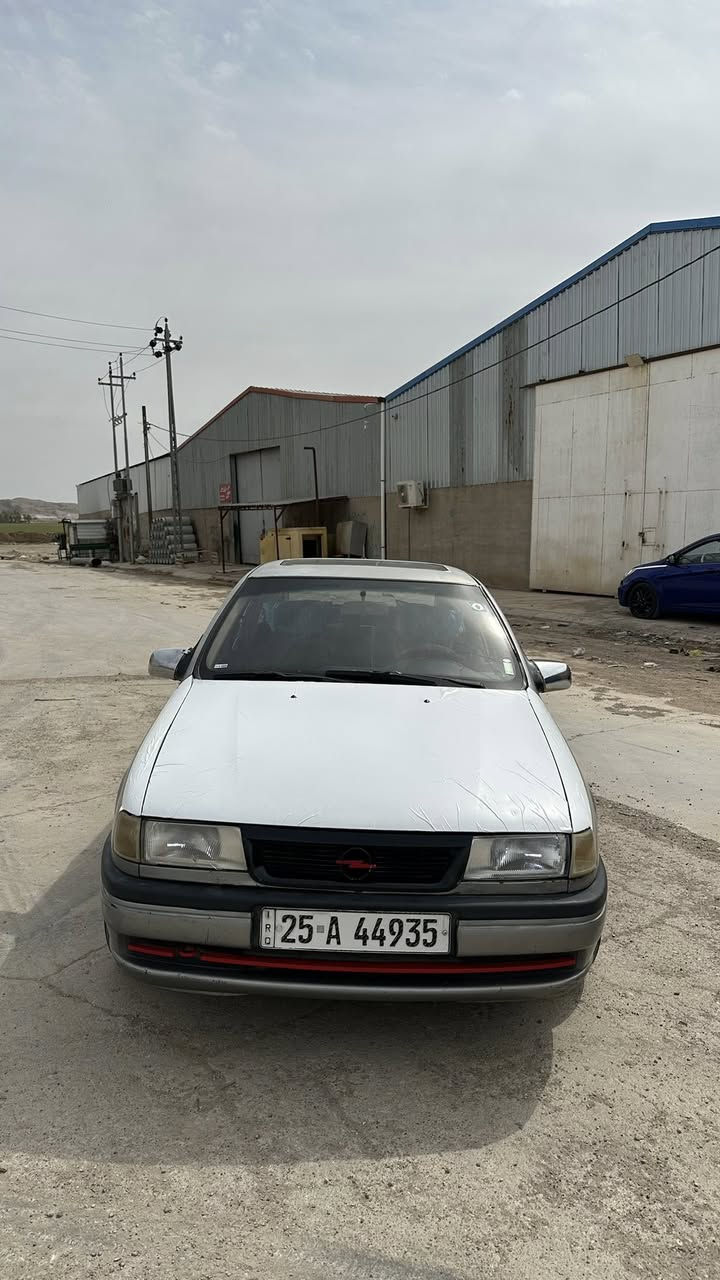 سلام عليكم اوبل موديل١٩٩٣محرك٢٠ بدون ضربه رقم وسنويه جديد بطاقه بانزين موجود بدون نواقص عنوان كركوك سعر ٤٢ وبيها مجال ***********
