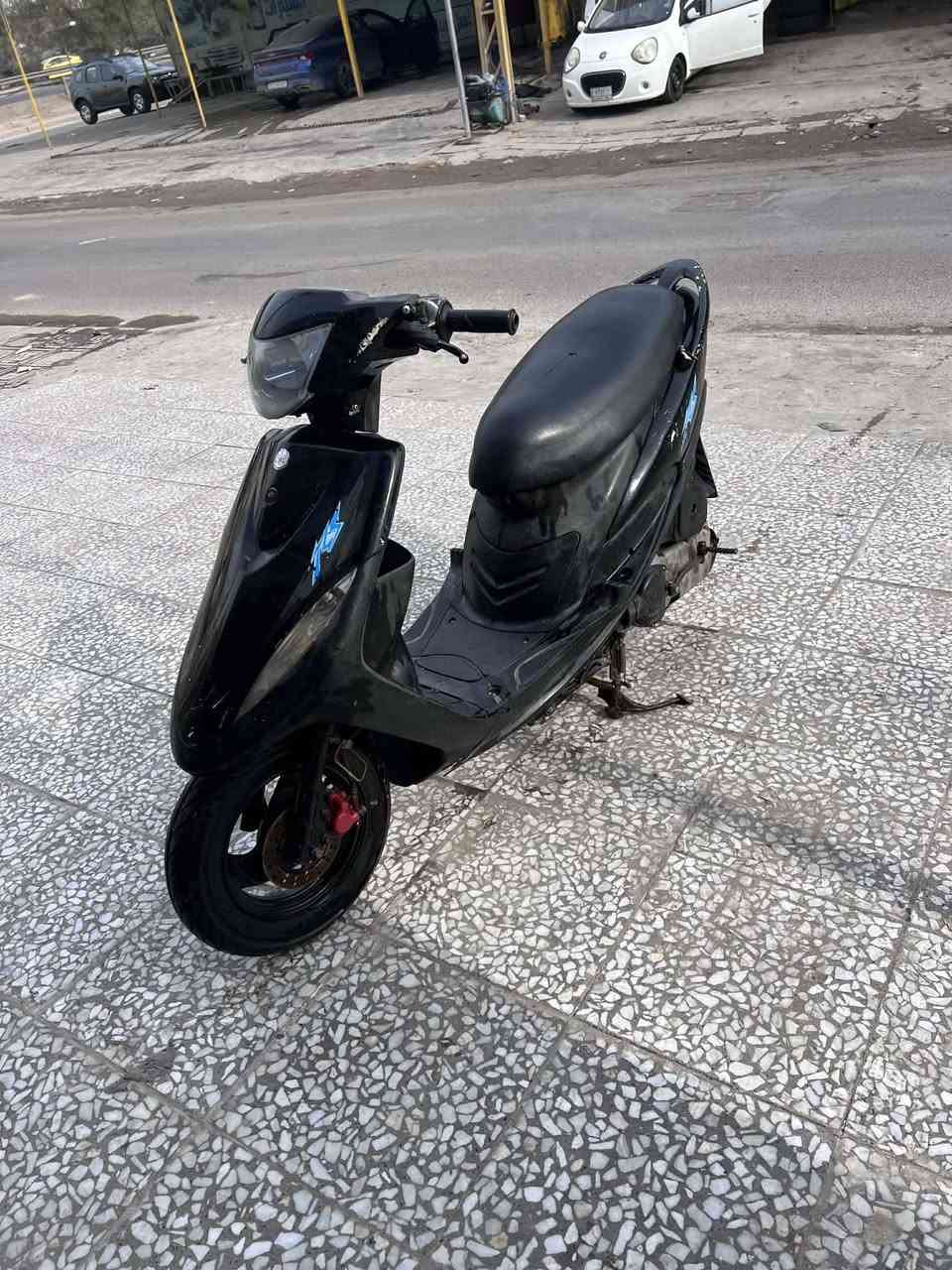 سلام عليكم دراجه ماكس عدله مامفتوحه بس ترتيب كفرات مكاني بغداد الدوره شارع ٦٠ .... السعر 700....الف بيها مجال...  *********** ......
