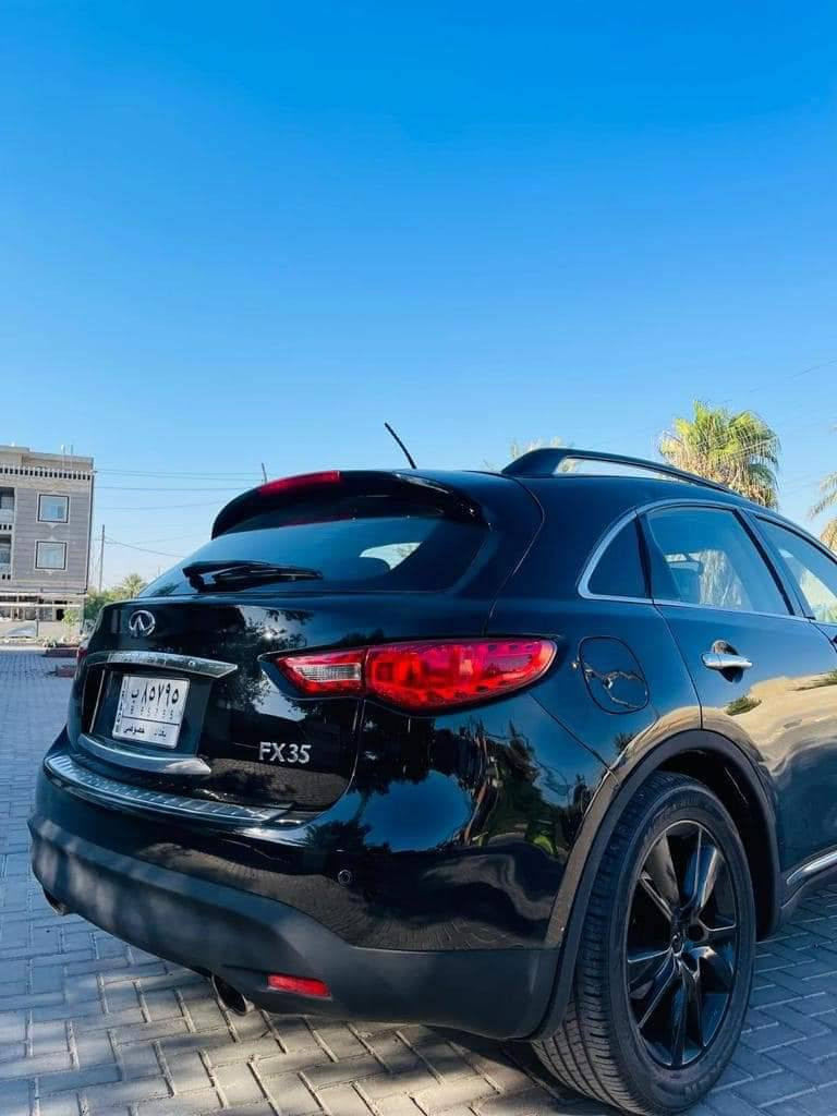 السلام عليكم FX35 
موديل 2012 وارد امريكي سياره جاهزه من كل شيء عليها صيانة كامله
 (اطارات تخم كوري جديد
 تبريد مكفول
 فلاتر اصليه
 گير ومحرك مكفول
 قاعدة فيتبم وكاله
 نوزلات امبدله وكاله
 دهن موتل فرنسي
 ماء راديتر زيتي وكاله
 واتربم وكاله 
 الغرفة الداخلية جداً نضيفه يعني بأختصار عليها صيانة كاملة  السياره بأسمي العنوان بغداد الدوره 
بيع او مراوس Qx80 من موديل 19 فما فوق  (أربع قطع صبغ)
 السعر 125$
***********
