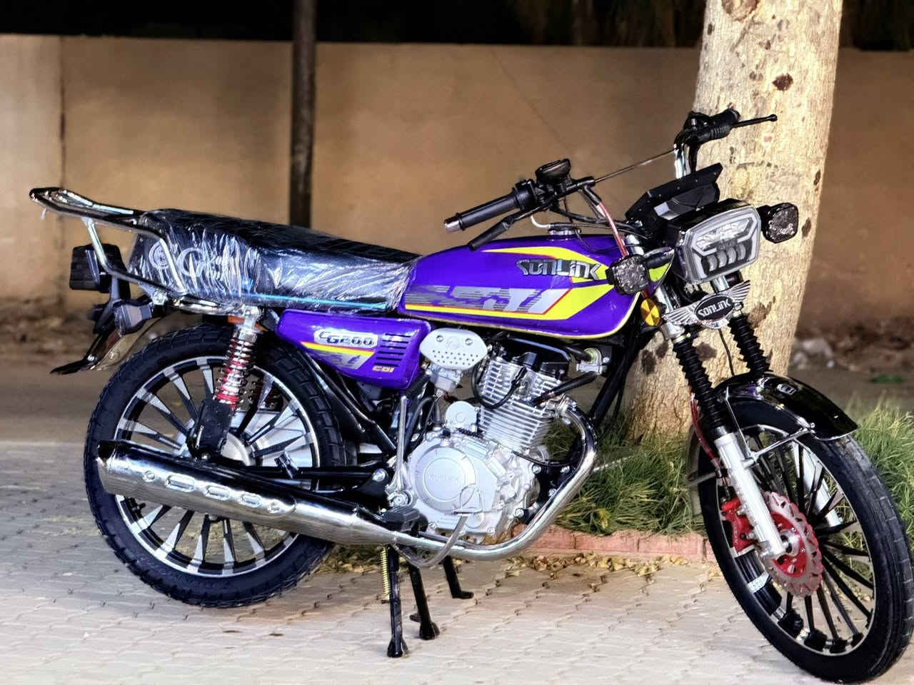 السلام عليكم مره خصة الادمن ايراني سونلك موديل 2025 للبيع الموطور برغي ما مافتوح بي كفاله عامه من محرك من كشر من كلشي والموطور بلحقيقه انضف من الصور محرك 200 محرك مكفول وتشوفه وتدلل السعر 825 وبي مجال بسيط للطيبين رجاءً اذا مو شراي لتراسل 
***********
