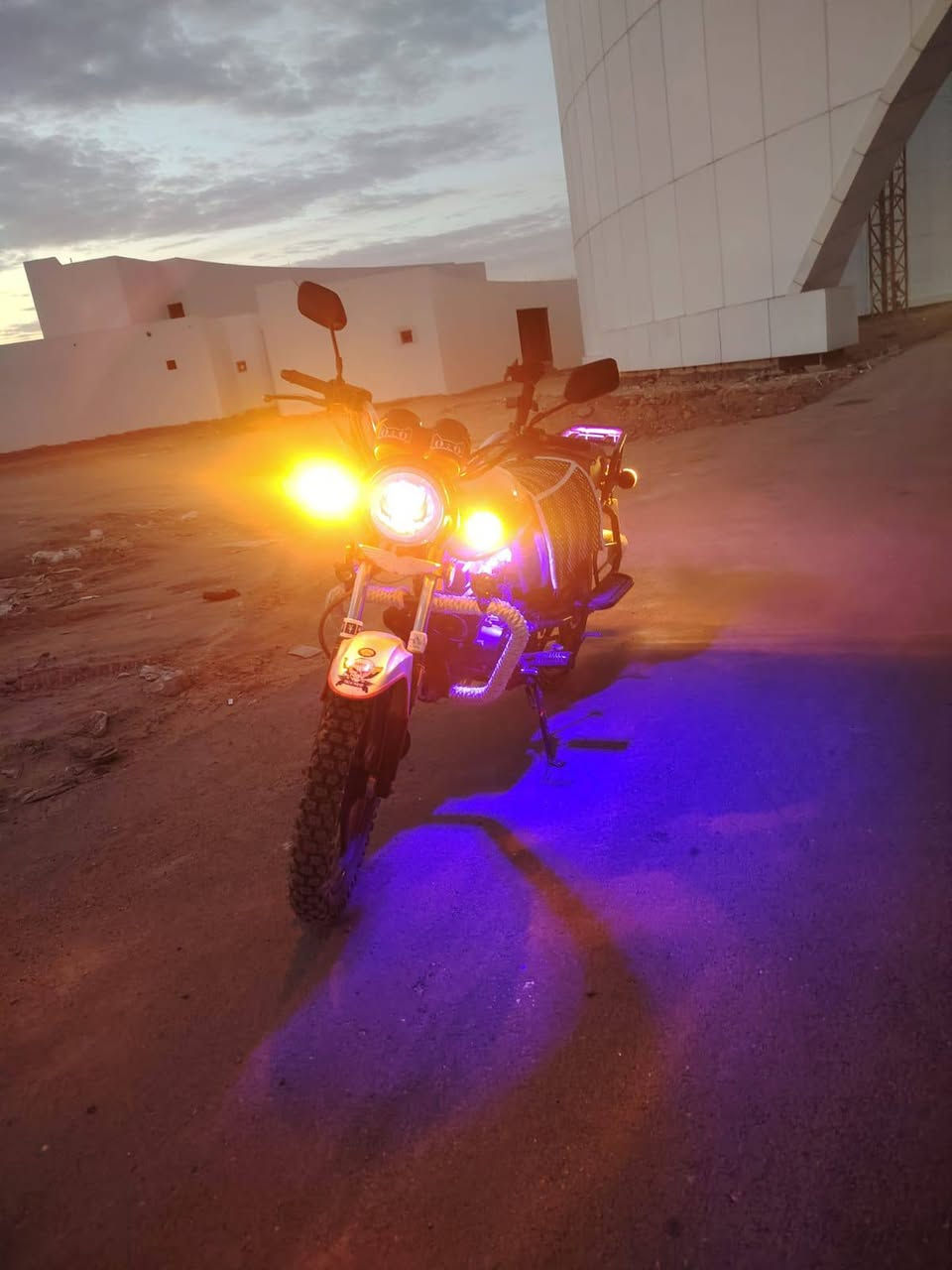 يا الله سلام عليكم دراجه دايون نفخ موديل 2021 طالعه بل 2023 مكينه 200لكتابه لحمره دراجه اصوليه اوراق اصولي اوراق كامله تخم تاير جديد عنواني نجف سعر تصال ***********
