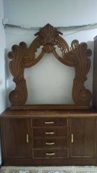 غرفة اخشاب كما موضح بالصور اضرار بصيطة ٥٠٠ الاتصال على الرقم 077413006...