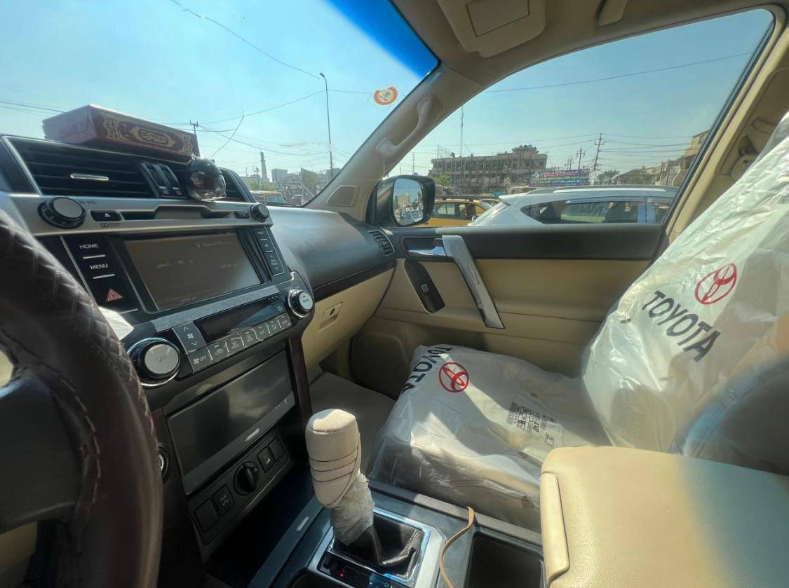 برادو 2016 VX أعلى فئة للبيع 🔥
اللون: أبيض  
الممشى: 110,000 كم  
الفئة: VX (أعلى مواصفات)

المميزات:

- خمس كامرات (360 درجة)
- ستيرن متحرك
- كشنات كهرباء مع تدفئة وتبريد
- فتحة سقف
- بصمة تشغيل
- تشغيل عن بعد
- شاشة كبيرة + نافيكيشن
- حساسات أمامية وخلفية
- مرايا كهرباء قابلة للطي
- تحكم بالستيرن
- دبل ثقيل وخفيف
- نظام نزول منحدرات
- نظام ثبات إلكتروني
- كروز كنترول
- إضاءة LED
- تشغيل بدون مفتاح
- USB + بلوتوث
- تكييف خلفي منفصل
- صف ثالث كهرباء
- كشنات جلد

الحالة: ضربه خفيفه بل باب الخلف السائق   
(حدادا جيدا جداً)
السعر: 38,000 دولار  
الموقع: بغداد – البلديات  

للتواصل:  
***********  
*********** 📞
