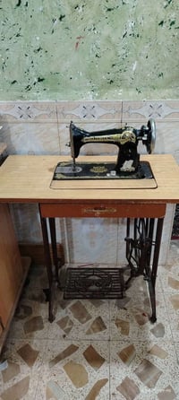 أم الفراشة • مكينة خياطة • الثمانينات