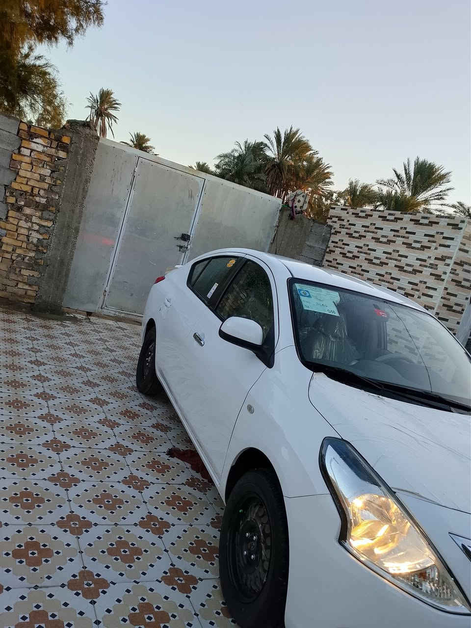 السلام عليكم صني 23 مقفوله كفاله عامه لا تبديل ولا صبغ سياره جديده مال شي 50 رقم مثنى داور ثاني يوم حلوه سياره جديده جاهزه من كل شيء مكانها السماوه الرميثه رقم التلفون***********
