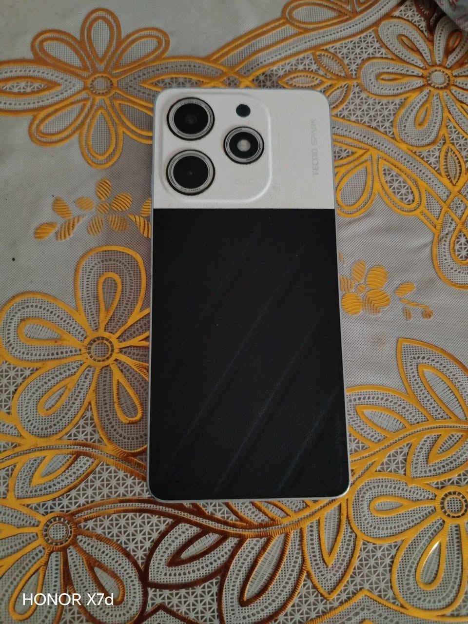 جهاز تكنو سبارك 10 برو 
ذاكره 256 
فطر بشاشه مابين


**إذا كنت صاحب هذا الإعلان وتريد حذفه لأي سبب، رجاءا أرسل رسالة إلى الدعم الفني**