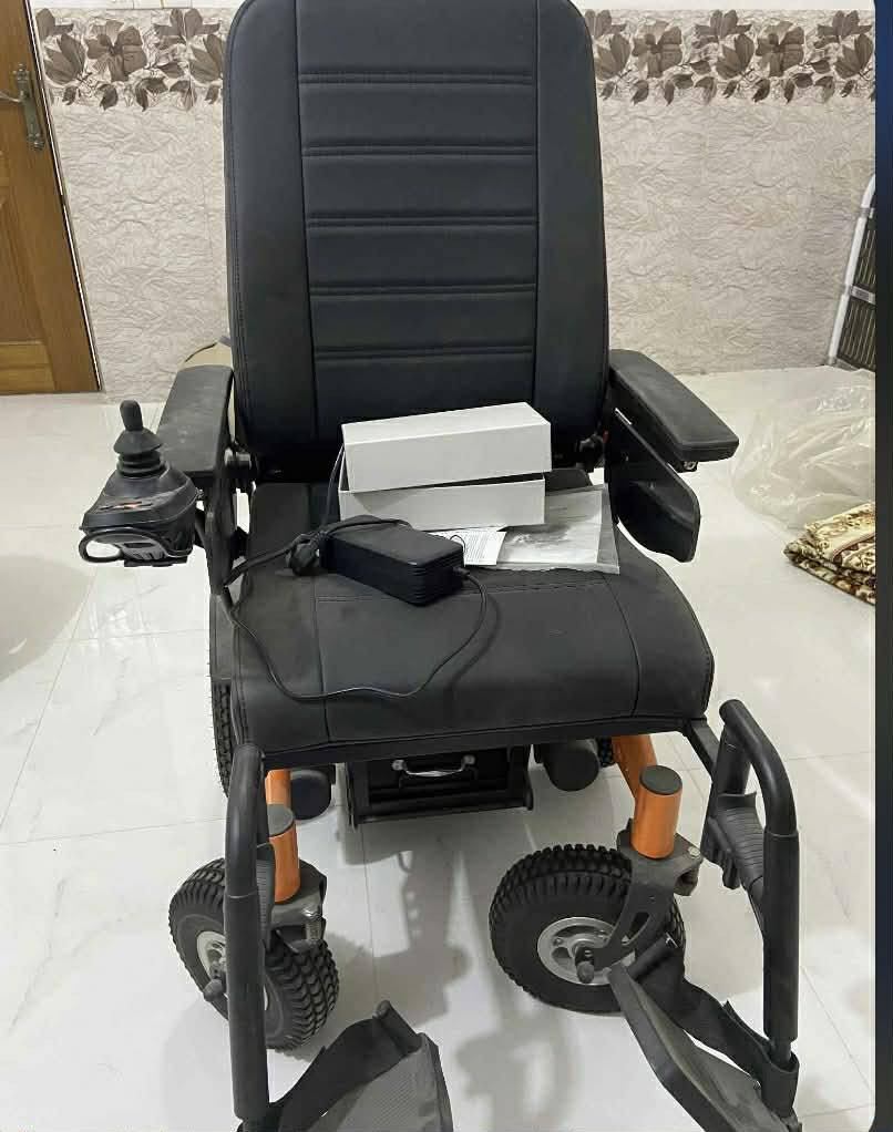 عربانه شحن للبيع جديده غير مستعمله السعر 500وبي مجال رقم الهاتف ***********
