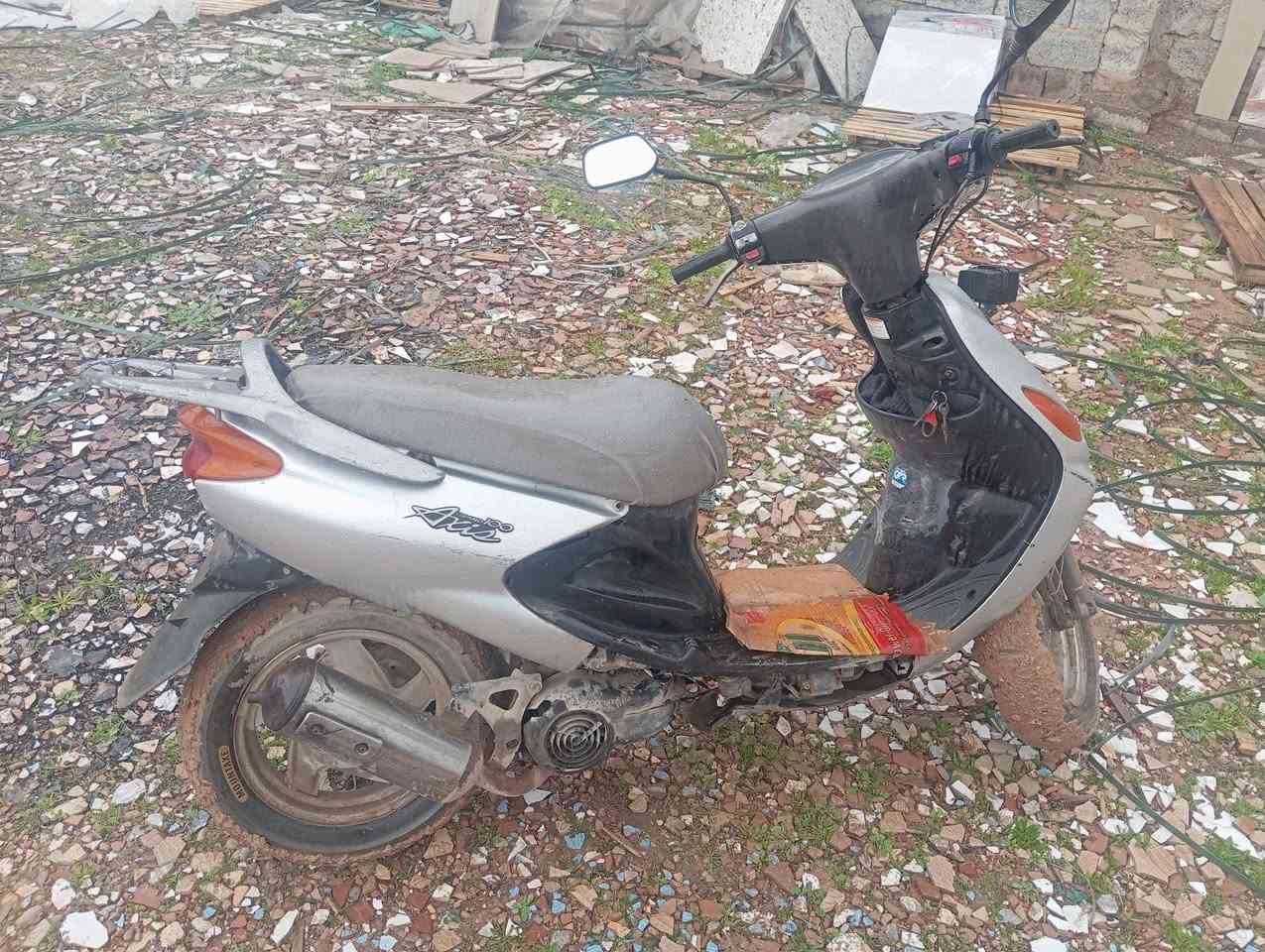 متاح دراجة یاماها اکزز لاصرف لاتبخير لاصوت كلشي شغال نكرة سلف مابيها اي عيب200بي مجال ***********0
