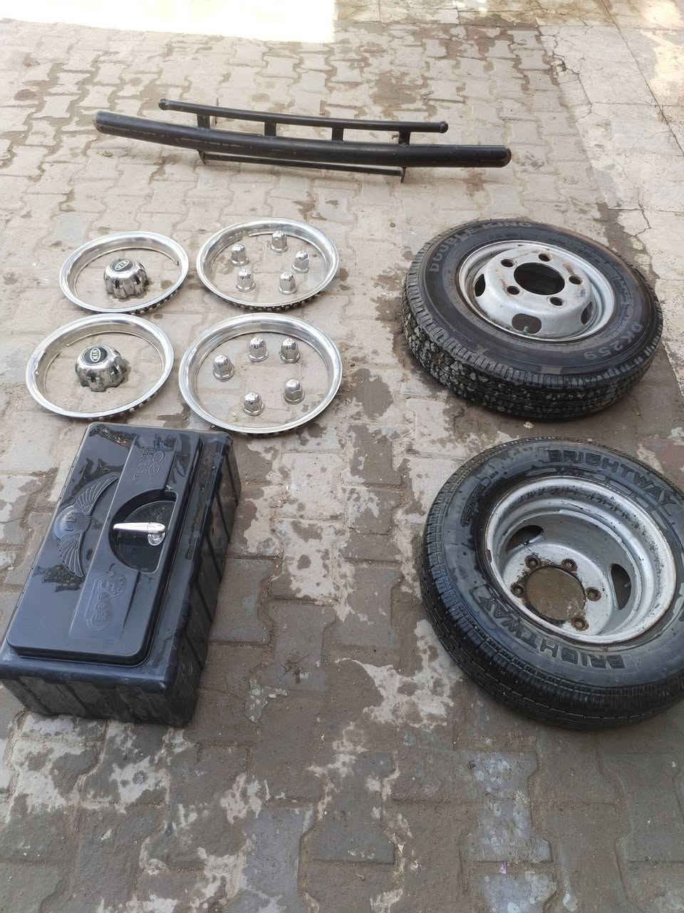 غراض كيا حمل فحل 2020 للبيع الأسعار بيهن مجال
صندوق اصلي  30
بوري حديد ثقيل شرط الأصلي مال اصفاح عدد 2 سعر 40
كبات استيل كلهن سعرهن  70
تاير امامي جديد حجم 16 سعرة  100
تاير خلفي جديد حجم 14 سعرة  60
درع امامي ثقيل  50
برميل جديد سعرة  25
مكاني كربلاء افريحة وقريب على الإمام (ع) 
للإستفسار  الرقم ***********
