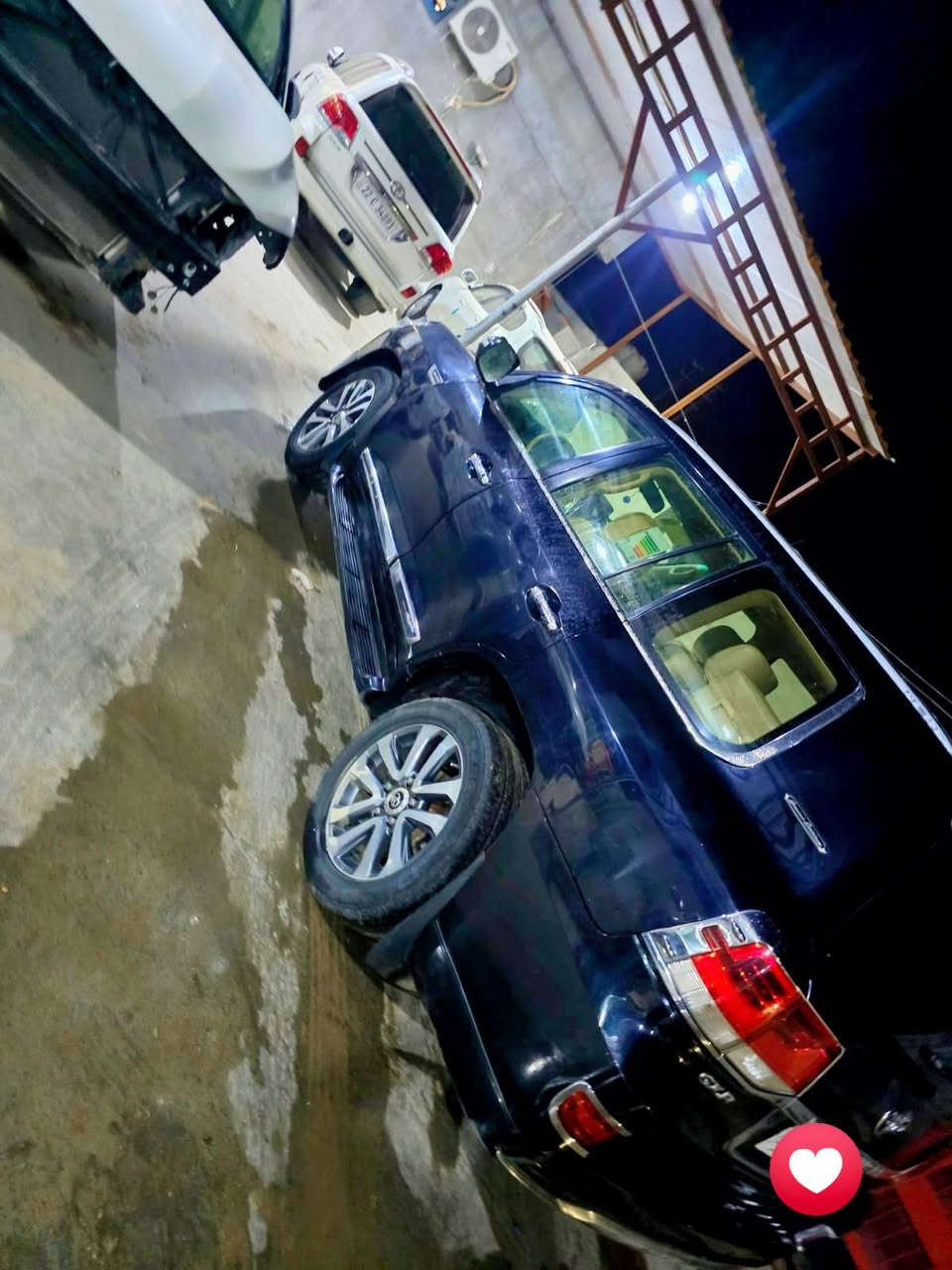 لاندكروز 2015 اصل  محدثه ٢٠٢١
كفاله عامه من كلبه ضربه وتجيه
حتى الغود مكفولات  بيه صبغ فقط التحديثه  وجاملغ الخلفي التحديث داخل وخارج 
رقم بغداد نكليزي باسمي السياره تحويل ثاني يوم
السعر ٣١٥ 
مكاني نجف
***********
