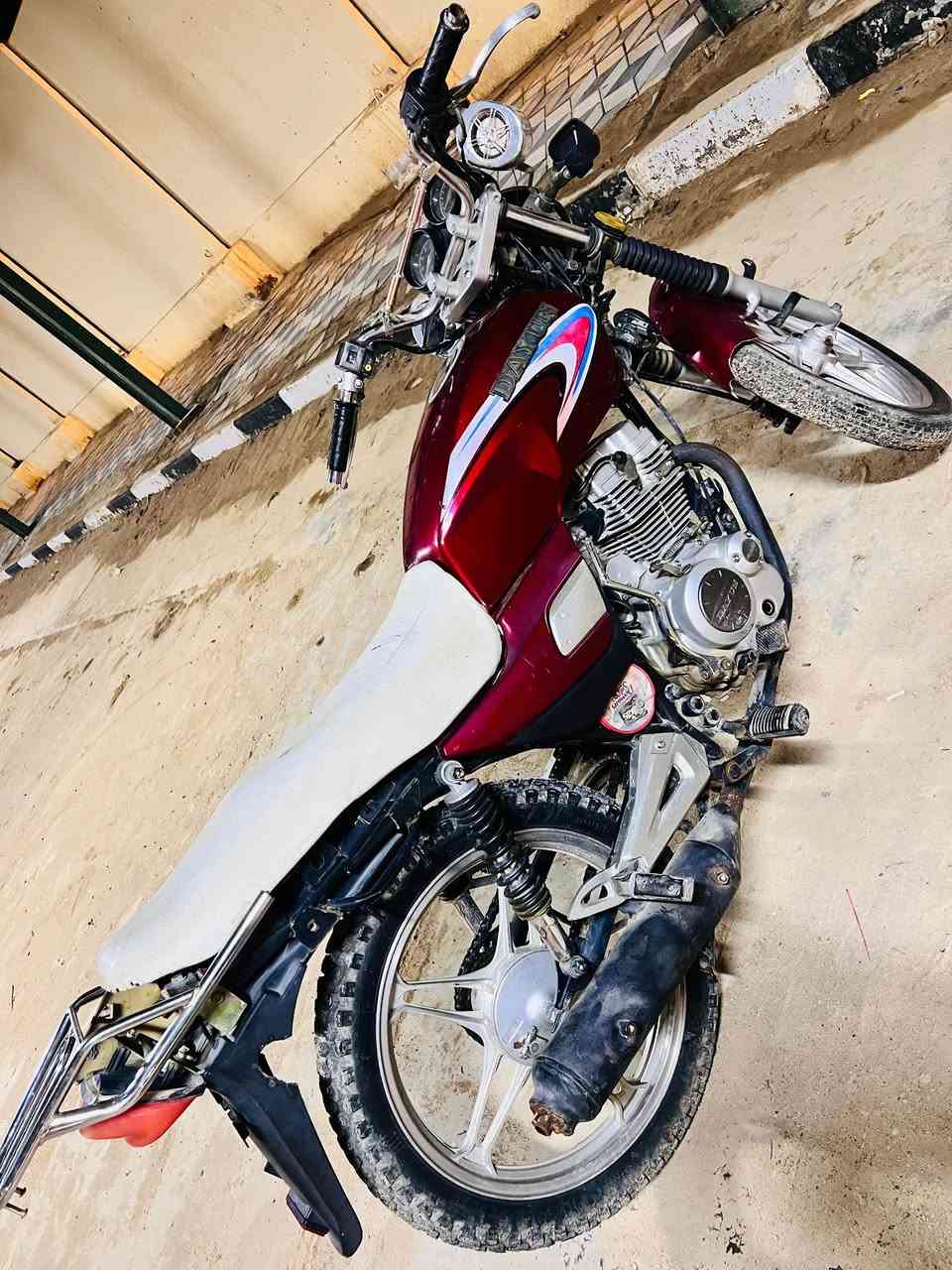 السلام عليكم / داي ون اوراق  
السعر   ٥٥٠   بيه مجال للشراي
موديل ٢٠١٥ 
***********
