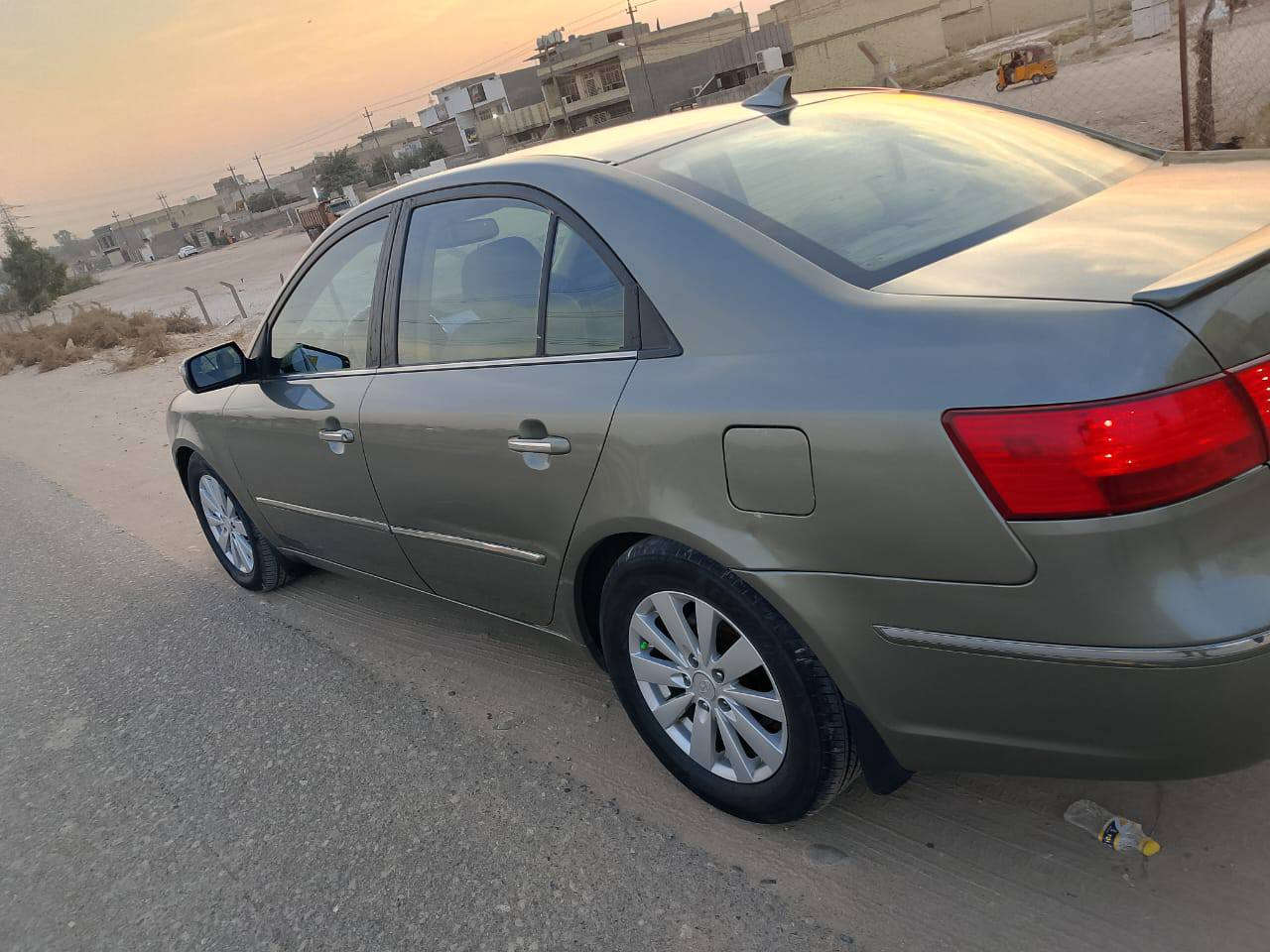 سلام عليكم سونتا 9فول مواصفات لمتدد تحكم سترين  جهتين كشنات كهربائيه تدفئه تبريد منضومه زنون تايرت جدد حداديه جديده صدر امامي خلفي جديد ليبل واحد سياره  حادثها لأمريكي  بنيد مبدل فقط وومصبوغه حزم لجماليه فقط  سياره احلئ من صور  لاتنقيص لاتبخير سونار وين ميعجبك صوت رواجز ماكو من شغل صبح   العنوان بغداد العبيدي  الهاتف ***********
