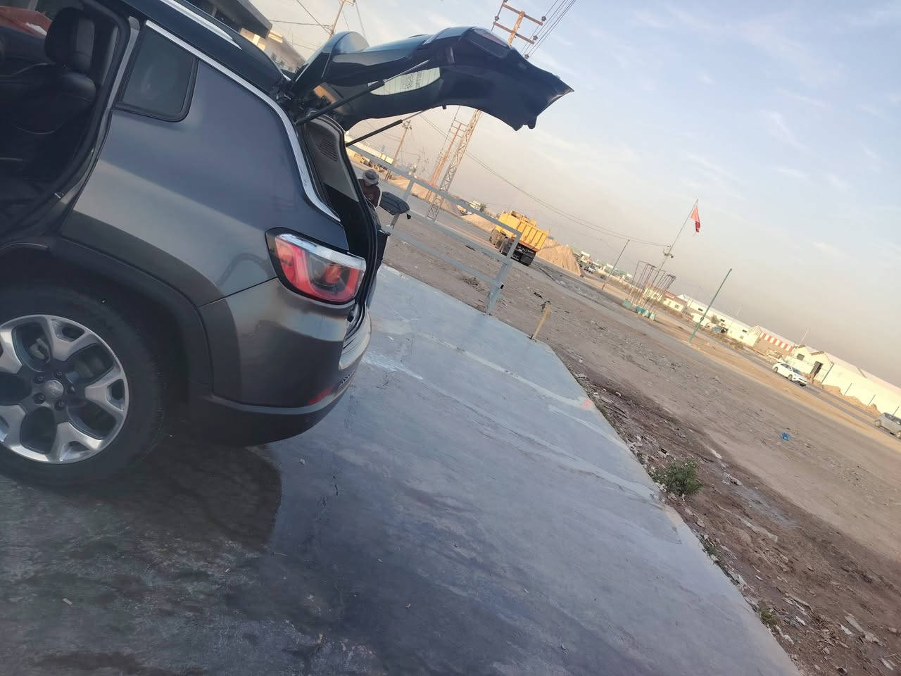 السلام عليكم ورحمة الله وبركاته //جيب كنبارص 2018
مكينه 2400 دوش  الحادث قطعه وحده التنته العليه الاماميه لسائق 
المواصفات فول معدى الفتحه. السياره لمتدد 
بعد مواصفات تعرفوها بالمتدد 
السياره مفوله خير من الله 
رقم بغداد. اتريد تحويل ثاني يوم 
السنويه صار شهرين ساقطه 
السعر 130 بيه مجال.  حق الجيه 
مكان السياره صويره واسط. 
***********
