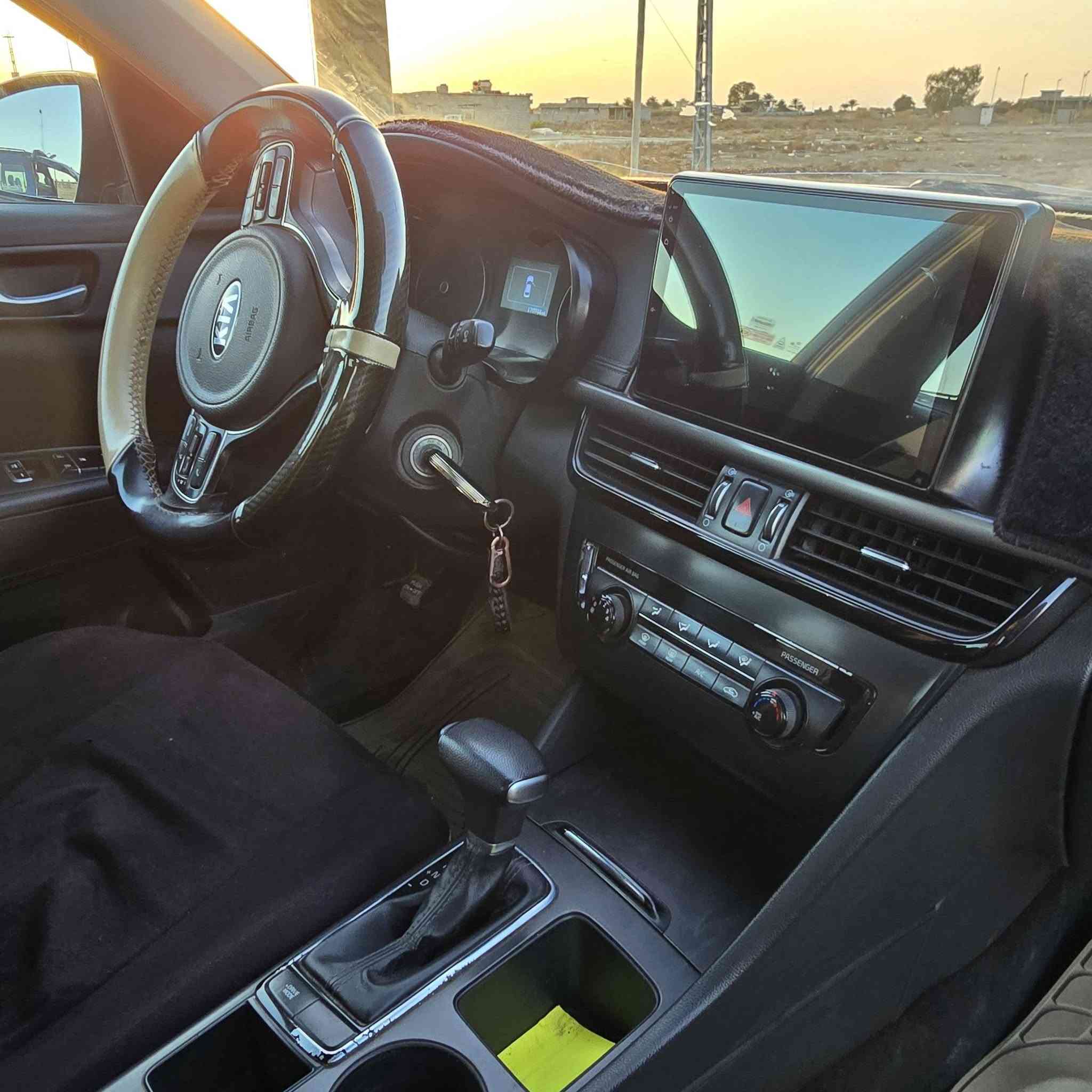 اوبتيما 2017 وارد امريكي 
رقم سليمانيه تحويل ثاني يوم 
كير محرك تخم تاير كفاله
تدفئه تبريد ثلج 
السعر 116  بيها مجال 
***********
