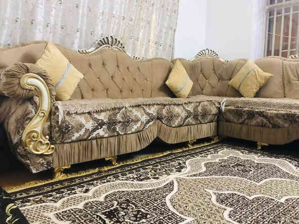 ***********
للبيع
