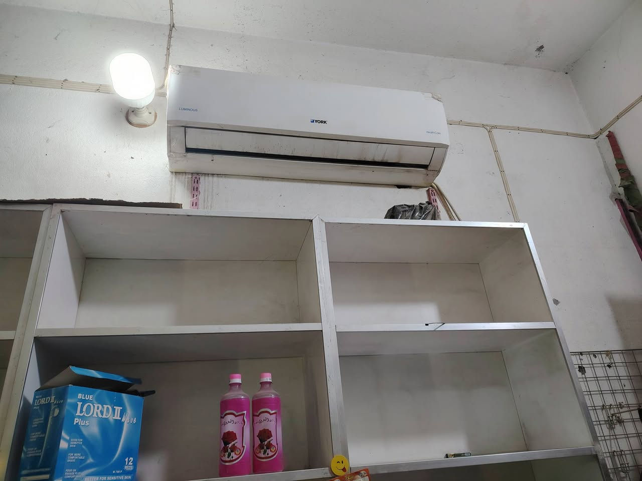 اسواق للبيع العزة الجديدة قرب  مدرسة الحوراء ***********
