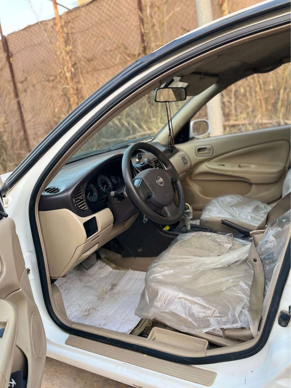 سلام عليكم نيسان سني مديل 12 محرك 1800 
بدون حادث مكان سياره كربلاء الاسفسار تصل 
***********
*********** كربلاء, العراق
