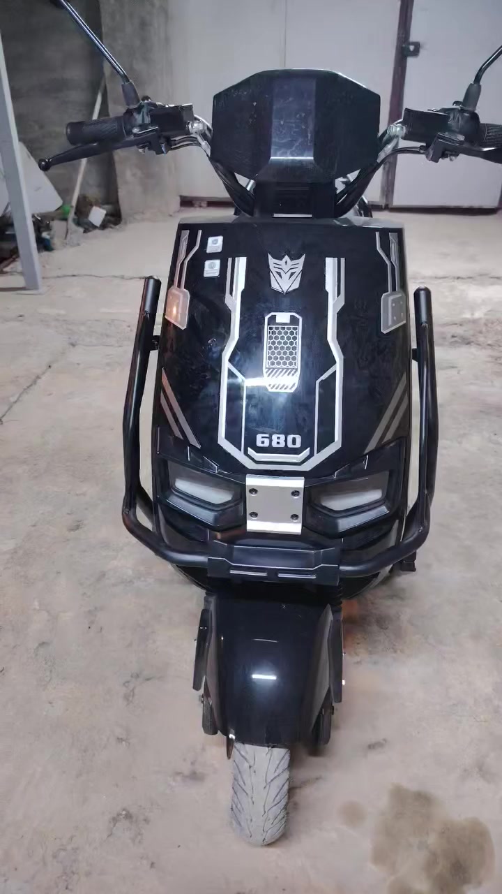 سلام عليكم دراجه شحن للبيع
زيرو جديده
بطاريات 6
موديل ٢٠٢٦
ملف 2000
لايت عالي ناصي
إشارة يمنه يسره
سعر 750،000 وبيه مجال 
عنوان ابو غريب
رقم الهاتف ***********
