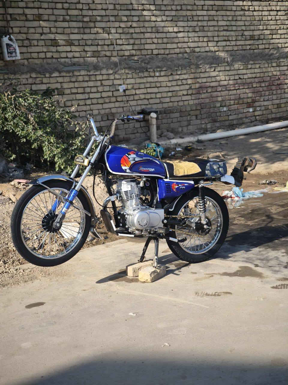 السلام عليكم دراجه للبيع دراجه مال جناي بعد انضف من الصور تعمير 2025 معمره قبل شهرين ما ناقصه برغي حته تفيلس ما مفيلسه شاصيه 2025 نامه سكنر
السعر 750 وبيه مجال 
مكاني شطره 
***********
