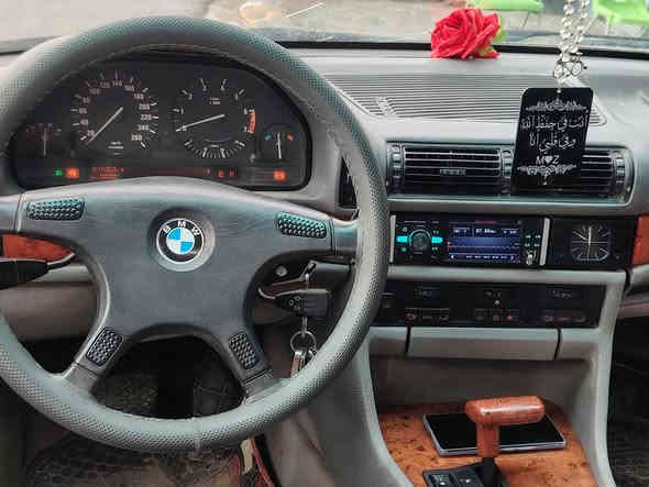 سلام عليكم مكلف بلنشر
بي ام موديل 1992

 محرك 30 فول اتوماتيك شرط

 صبغ الجمالية بدون معجون 

داخل حيل نظيف 
سلايت فتحة طكتين
تخم تايرات جدد ويل بلادي
 صدر جديد
رقم صدامي
 سنويه عظم عاج شرط تحويل
 ثاني يوم 
السعر 55 وبية مجال
مكان السيارة صلاح الدين بيجي
 الاتصال على الرقم ***********
