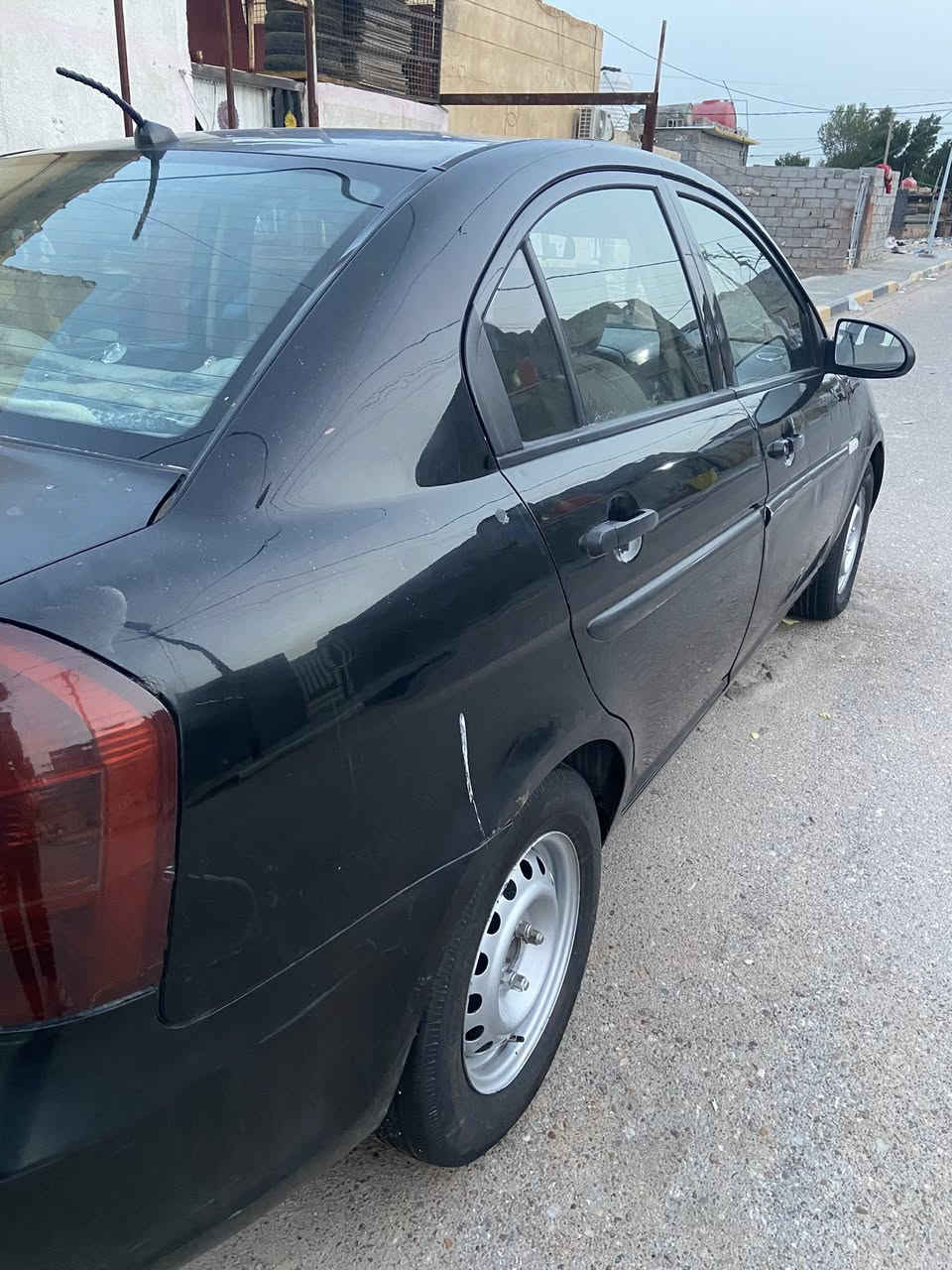 سيارة اكسنت موديل ٢٠٠٩ مكينه كير تبريد السيارة جاهزه لاايتات زنون شاشه وكامره سنويه لل ٢٠٢٧ صبغ جماليه باب ومدكل فقط والباقي كفاله السعر ٨٥ وبيها مجال الرقم  ***********
