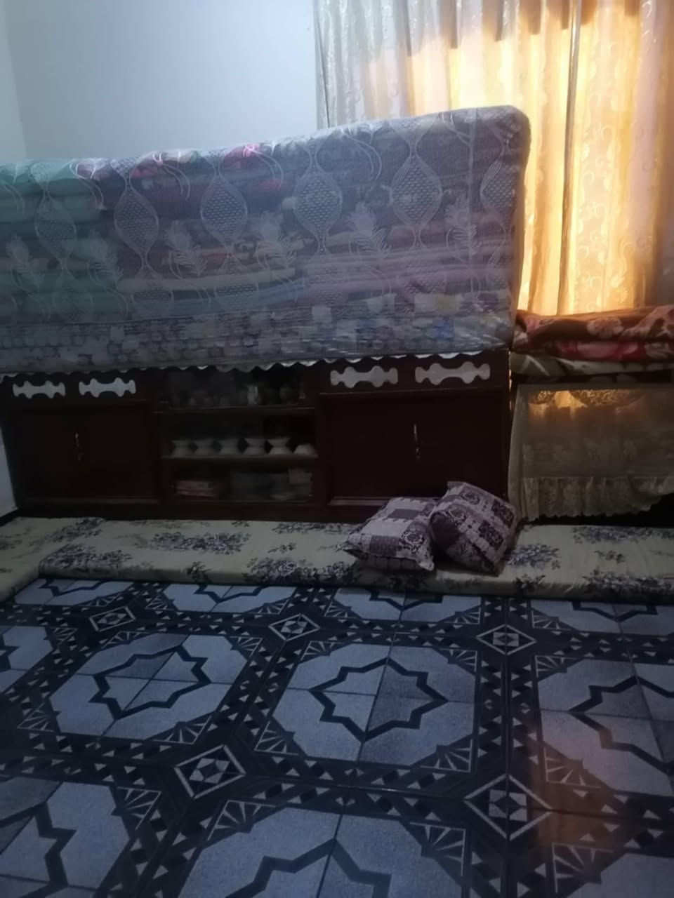 للبيع مستعجل بيت 250 متر طابو صرف طابقين 5 غرف نوم بناء طابوك شارع 10 تبليط خدمات مجاري جاهز من كلشي  الفلوجة 
حي الشهداء الثانية قرب جامع المرسلين  ثاني بيت عن الركن السعر 135 وبي مجال الاستفسار عالخاص


**إذا كنت صاحب هذا الإعلان وتريد حذفه لأي سبب، رجاءا أرسل رسالة إلى الدعم الفني**