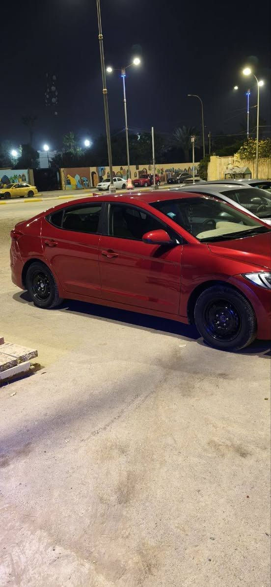 هيونداي إلنترا 2017
المواصفات 
الموديل: 2017.
المحرك: 2000 دوش مكفول
الكير أوتوماتيك مكفول
الضرر (وارد أمريكي): حادث بسيط بأمريكا (جاملغ وبنيد جهة السائق). البنيد مصلح والجاملغ مبدل حادث بالعراق جاملغ الامامي جه اليمنه مصلح على البارد 
السيارة نظيفه 
السعر: (120) وبيها مجال بسيط
المكان: (واسط - كوت الجديده)
للتواصل: ( *********** )
