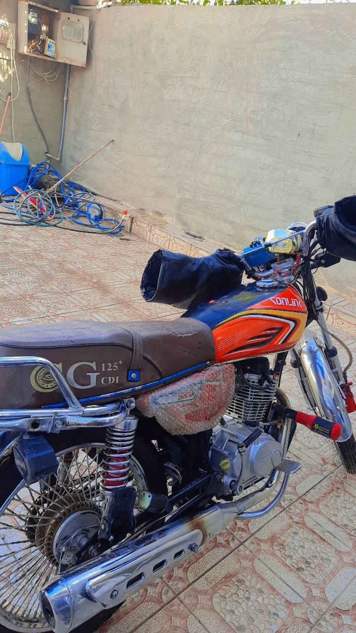 السلام عليكم دراجة تايكر 2025 متروكه مبدل لايت امامي والشاشه مكسورة محرك ممفتوح انطيك بي شرط السعر 550 وبيها مجال عنواني تكريت الديوم هذا الرقم ***********
